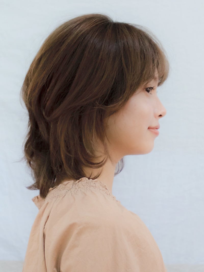 毛先は軽く内側に入れる