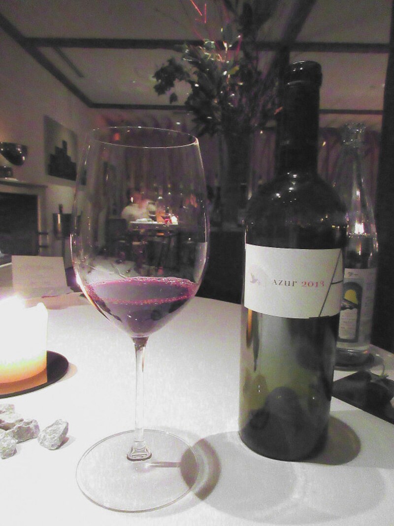 AZUR et MASA UEKI（アズール エ マサ ウエキ） 「Azur wines」のワインを始めとして様々なお酒を取り揃えている