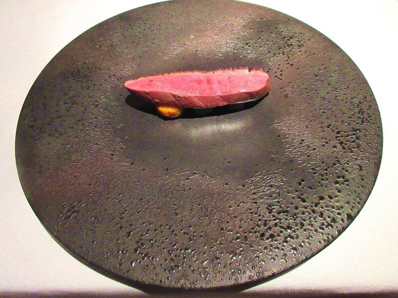 AZUR et MASA UEKI（アズール エ マサ ウエキ） 植木氏が世界料理学会でも発表した「シャラン産鴨 加賀蓮根 すだれ麩」