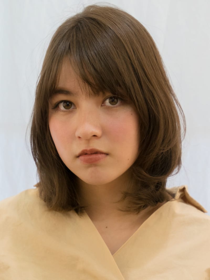 ミディアムレイヤースタイル