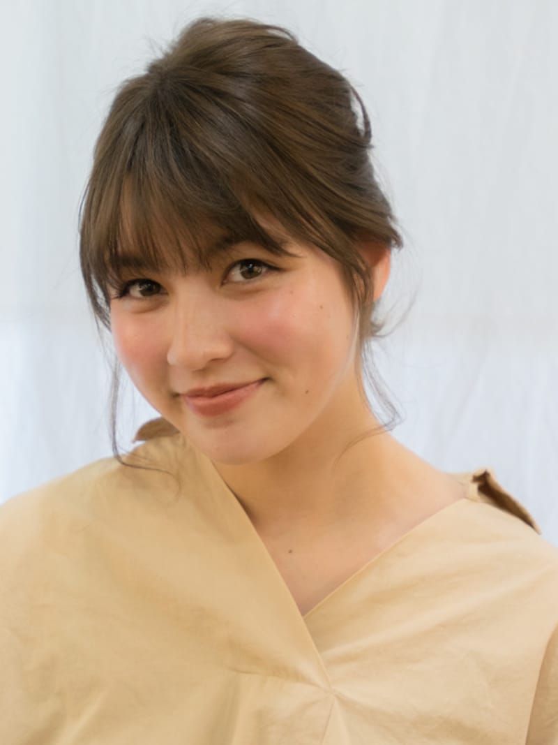 ミディアムヘアアレンジ3段くるりんぱ×メッシーバン