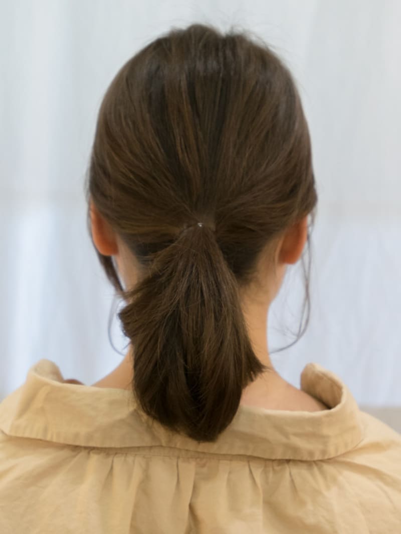 低めの位置で結ぶ