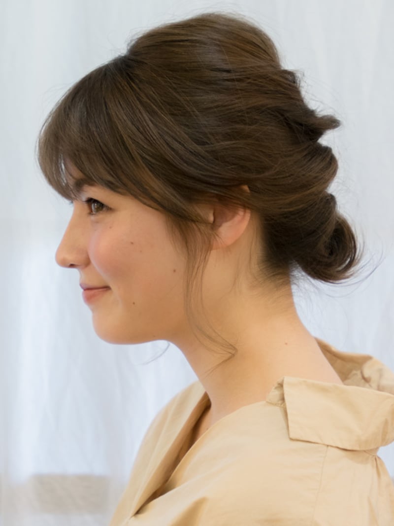 ミディアムヘアアレンジ3段くるりんぱ×メッシーバン サイド