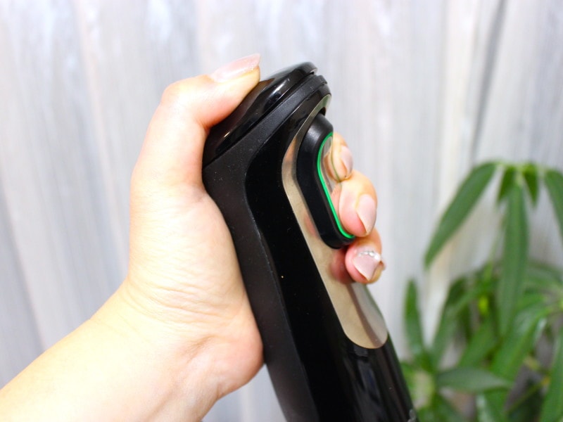 強く握れば回転スピードがアップし、弱く握ればスピードダウンと、微妙な加減ができるところがスゴイ！