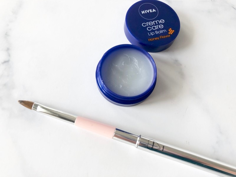 ニベア,リップバーム,リップクリーム,はちみつの香り,ドラッグストアコスメ,リップブラシ