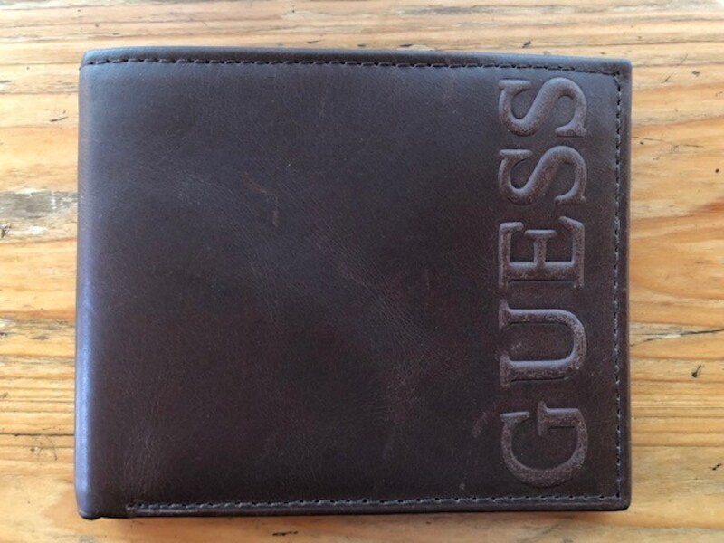 艶がなくなってきた財布