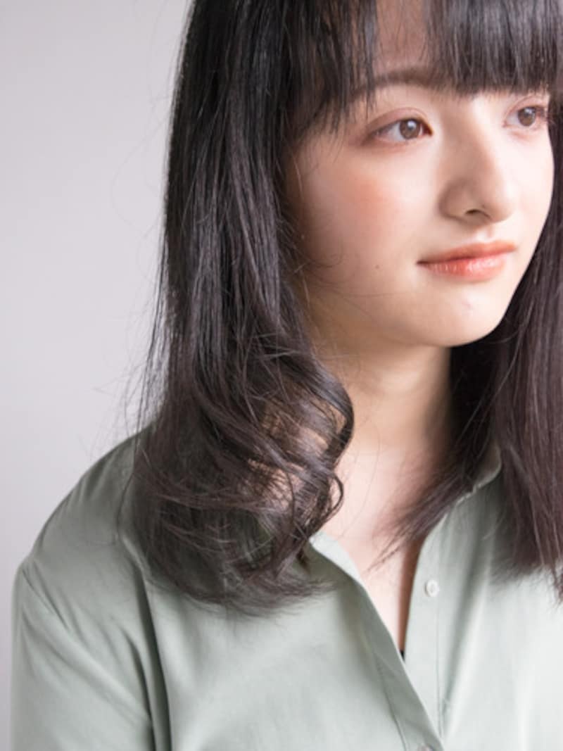 黒髪でも柔らかく動いてふんわりアレンジに