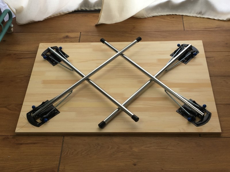 ワンタッチ松葉脚k-550。折りたたみ