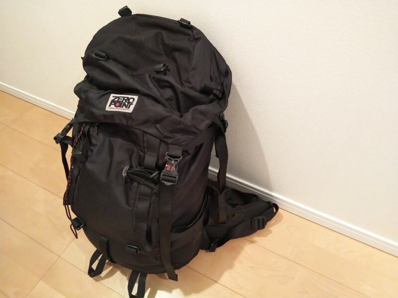 普段はベッドサイドに置いている我が家の防災リュック