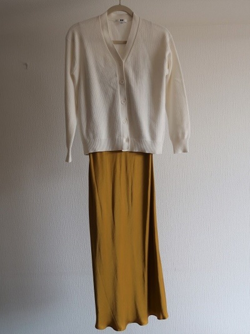 上から適当にトップスをかぶるだけでもなんとなくシルエットがキマる