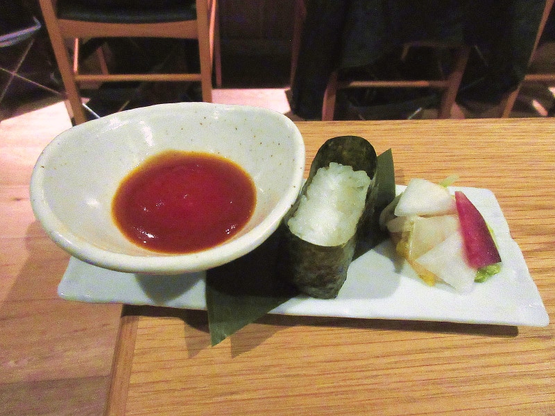 鳥歐 自分で卵を載せ、軍艦を作って食べる「鶏いくら」