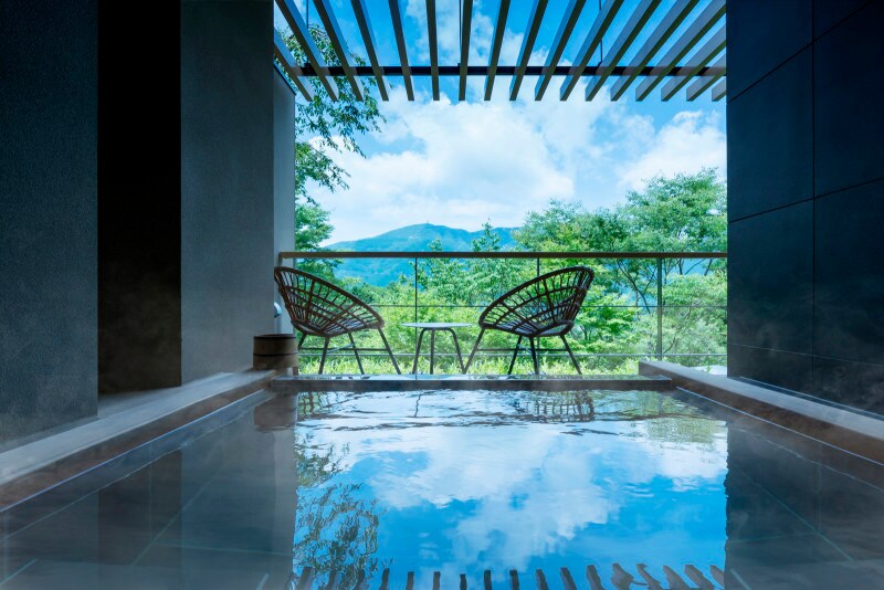 「界 仙石原」客室露天風呂(写真提供:星野リゾート)