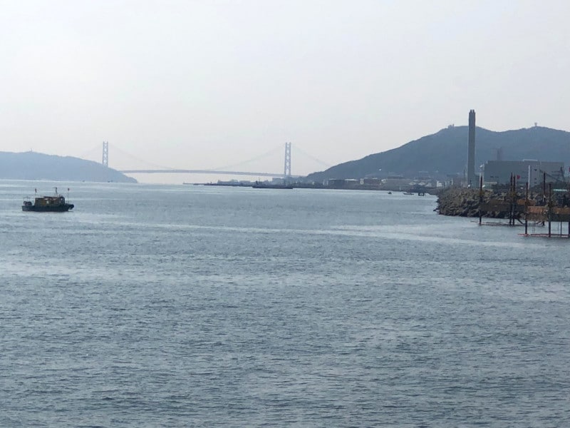 遊覧船から見た明石海峡大橋