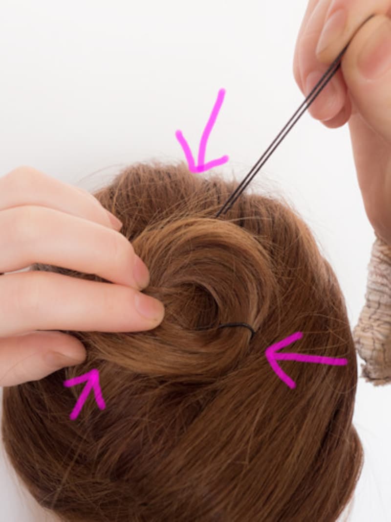 100均のアイテムで簡単夜会巻き:夜会巻きにした毛先は丸める