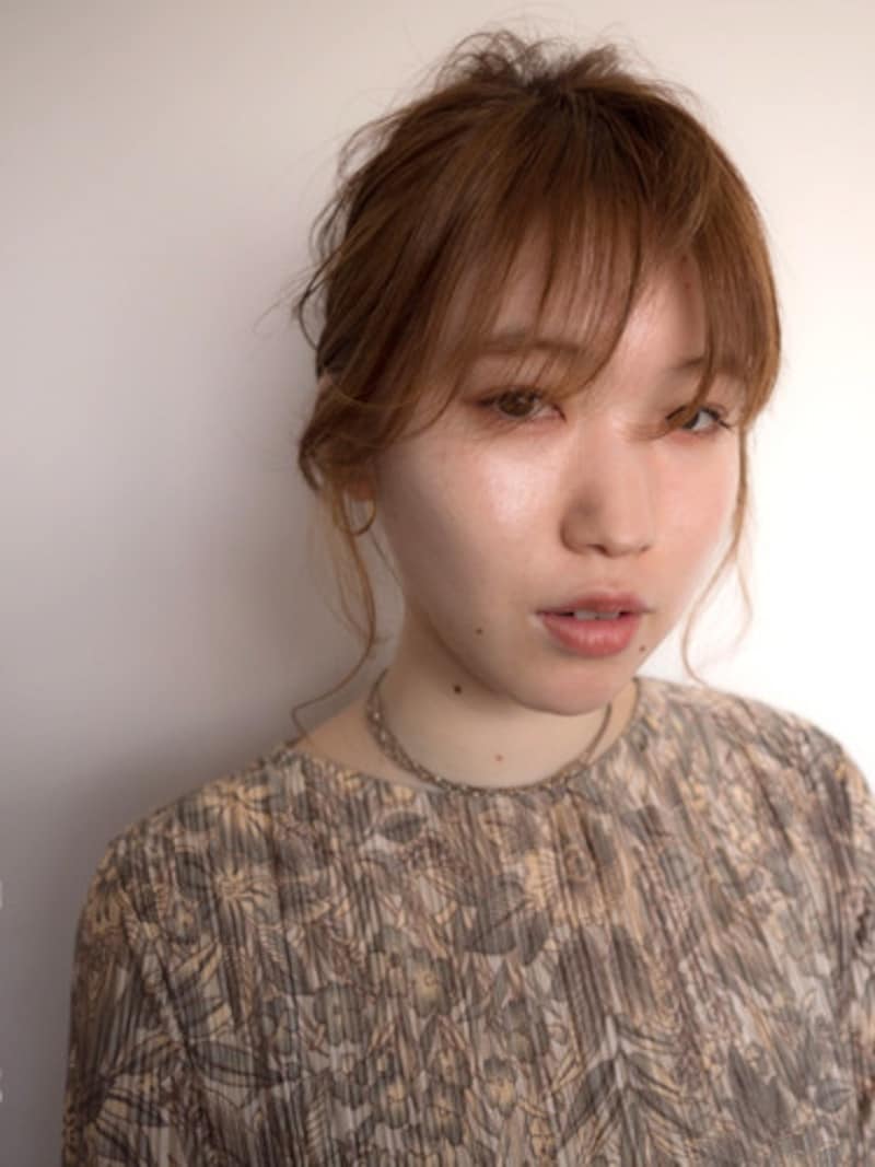 100均のアイテムで簡単夜会巻き