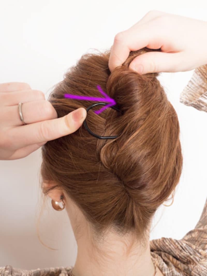 00均コームで簡単夜会巻き:しっかり留める