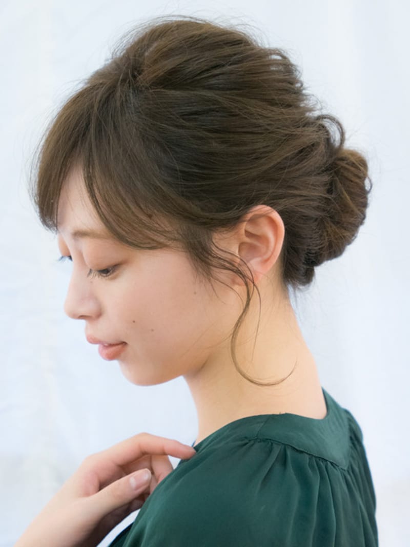 くるりんぱを使って簡単華やかな夜会巻き風アレンジ