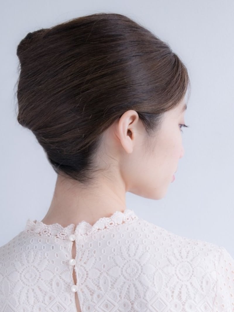 櫛型の夜会巻きコームを使った基本のアレンジ