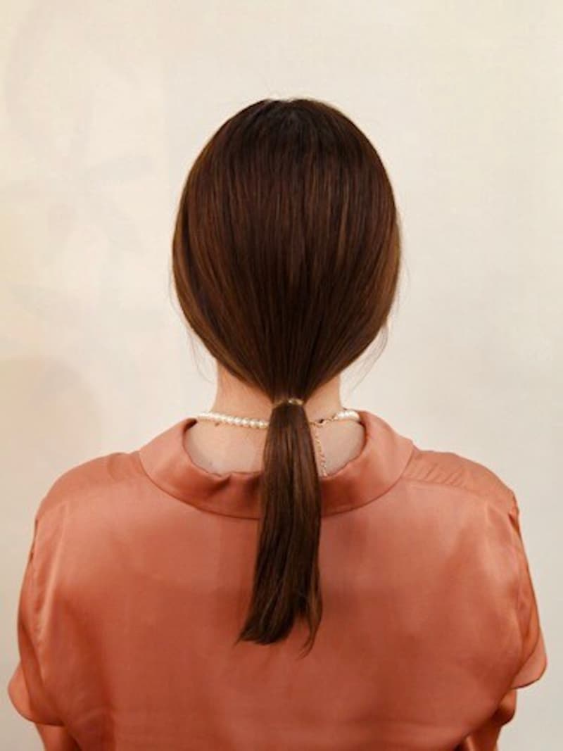 毛量が多い場合はゴムを二つ使い二重にしてひとつ結びをする