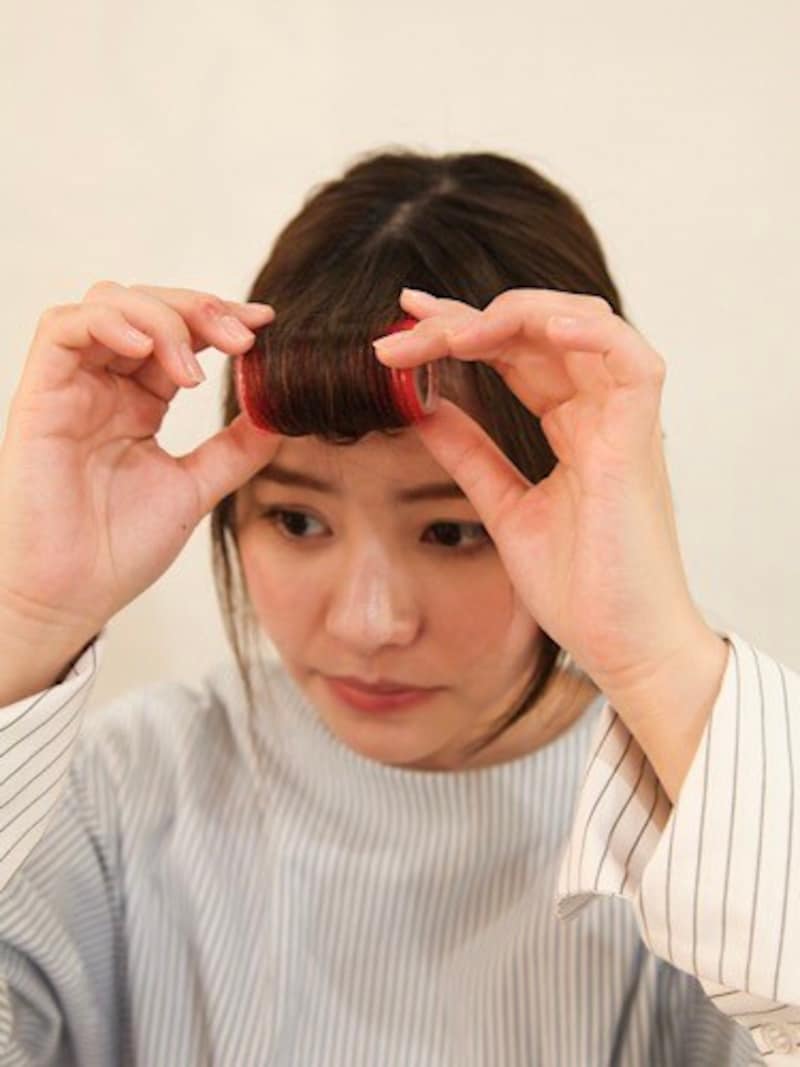 前髪がちょうど一回転巻けるくらいの大きさがオススメです