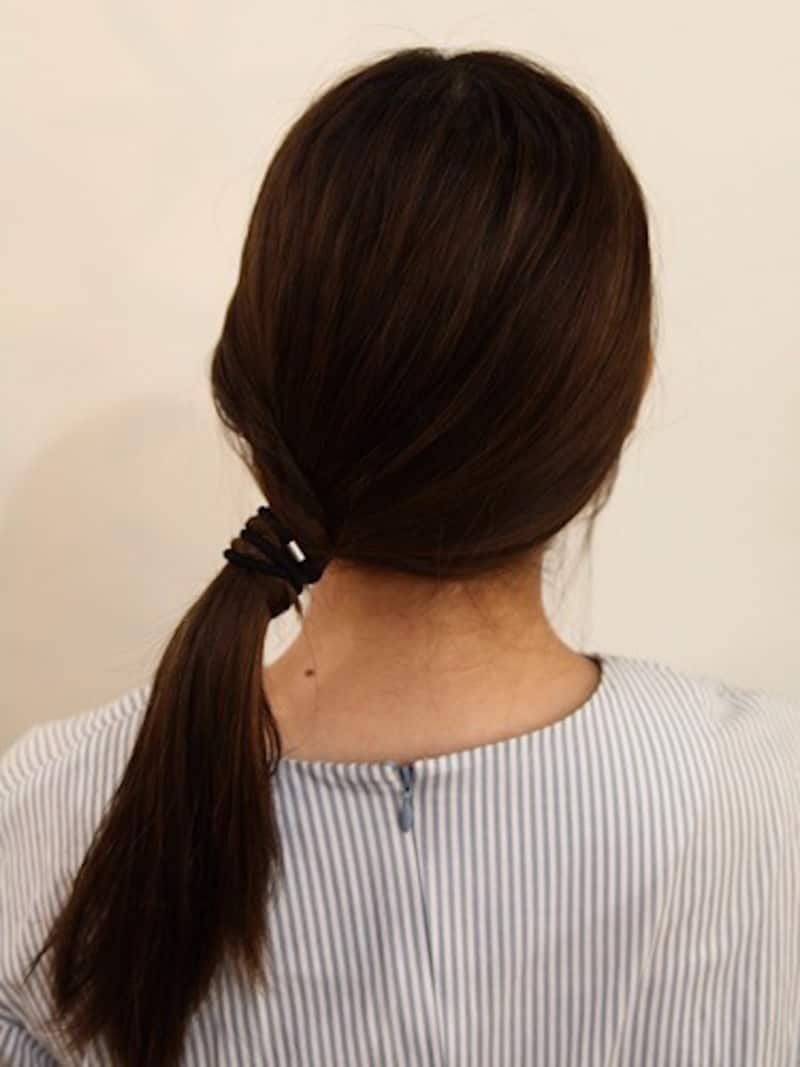 左側の毛束はきっちりしすぎないようにすると可愛い