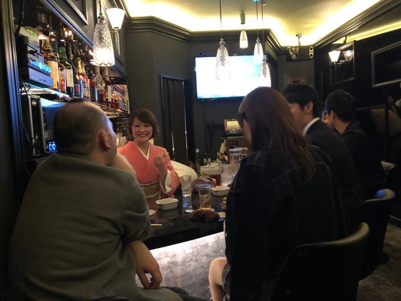 まずは「はじめまして」の乾杯、からの自己紹介タイム