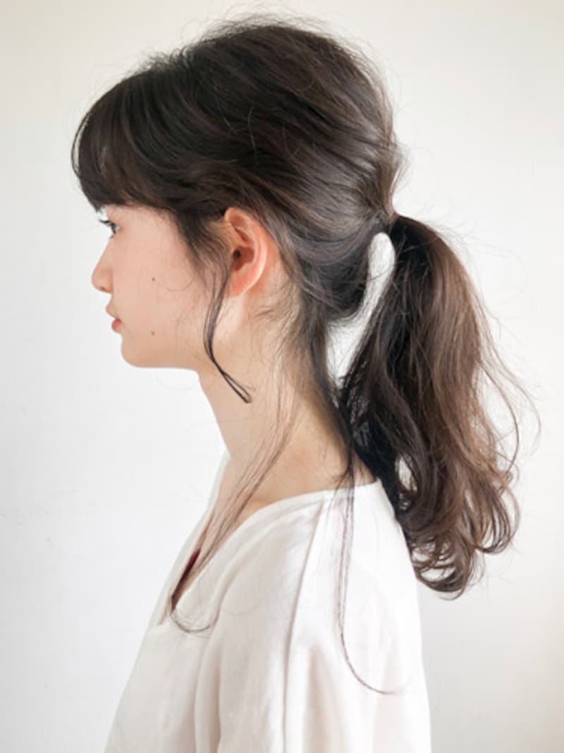 ひとつ結びのこなれヘアアレンジ