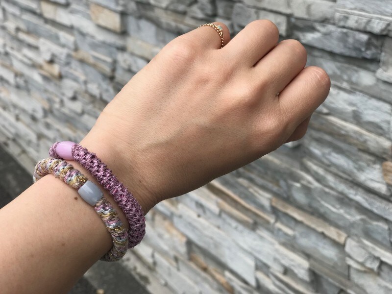 手首につけてもブレスレットのよう