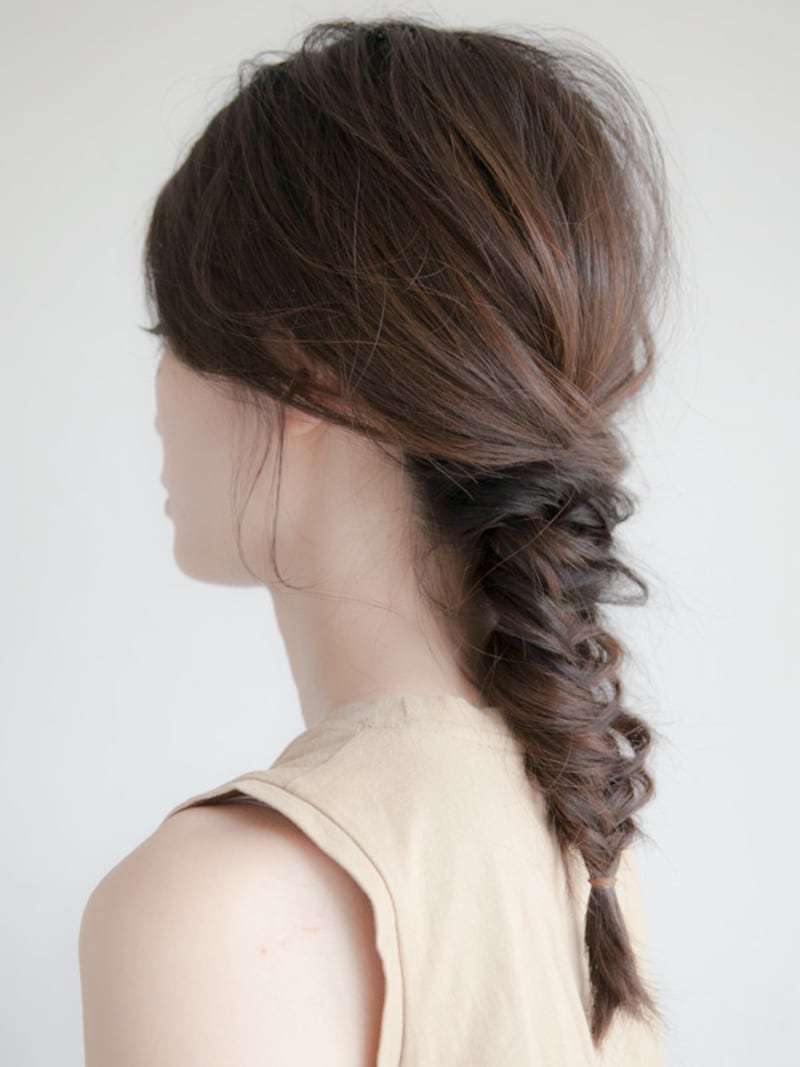 プールや海の髪型・ヘアアレンジ2：くずしフィッシュボーン