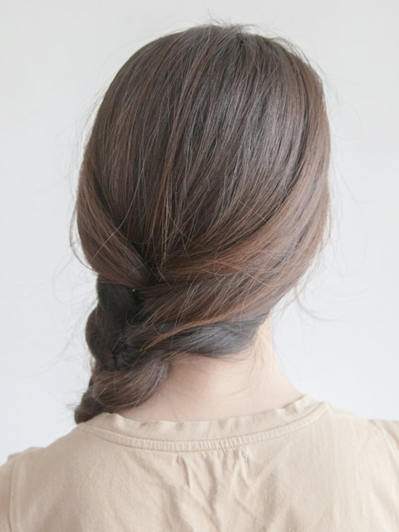 プールや海の髪型・ヘアアレンジ3：サイド寄せフィッシュボーン