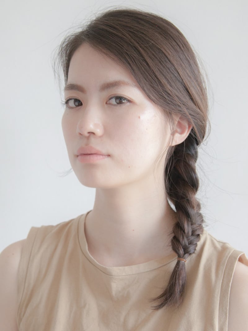 プールや海の髪型・ヘアアレンジ3：サイド寄せフィッシュボーン