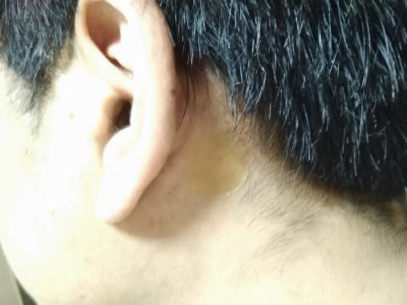 防水効果もあるシールでピッタリと貼ることができる