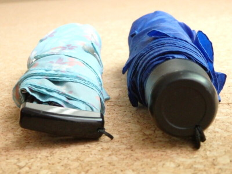 ポケフラットと一般の折りたたみ傘の画像比較