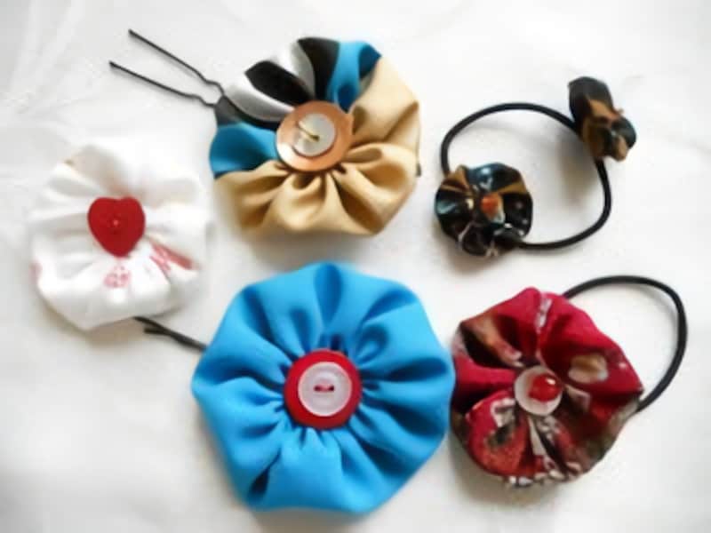 女の子の夏休み工作・自由研究工作 布とボタンのヘアアクセサリー