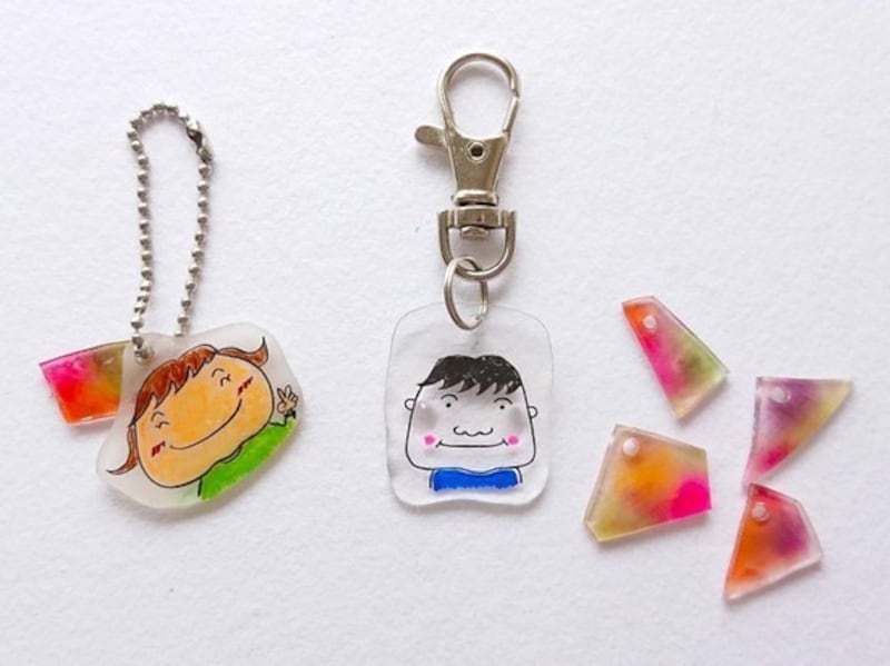 女の子の夏休み工作・自由研究工作 プラ板キーホルダー
