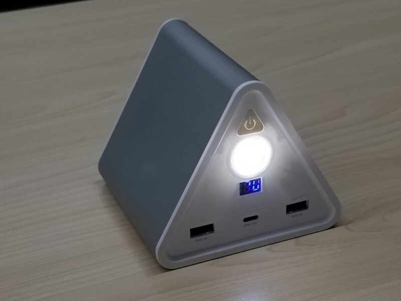 cheero Power Mountain 50000mAh内蔵のLED