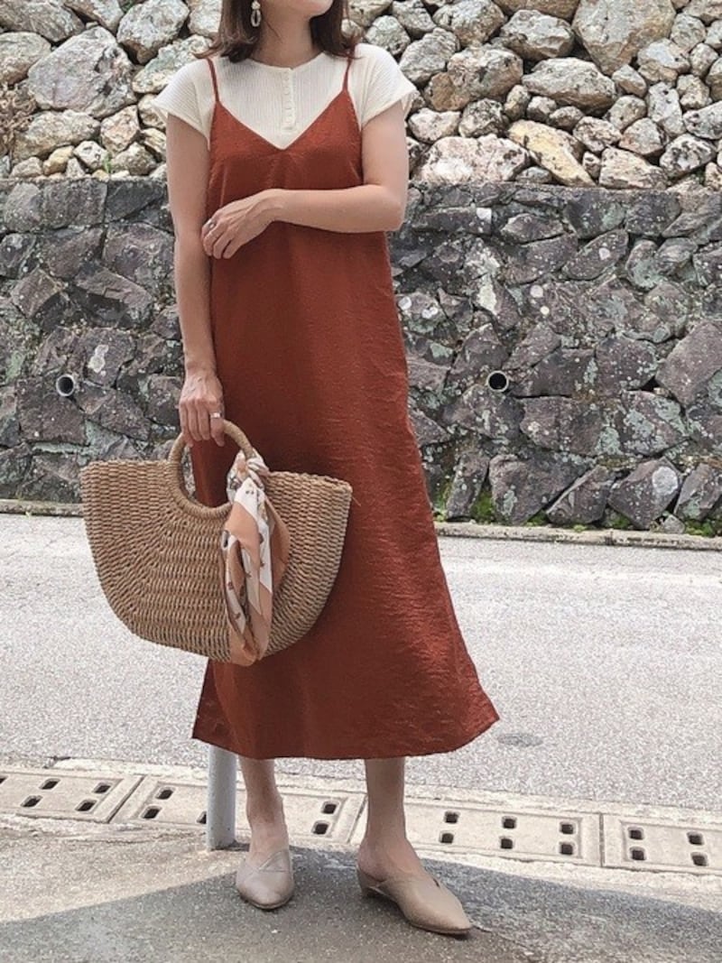 マットで控えめな光沢感が大人っぽさをプラス