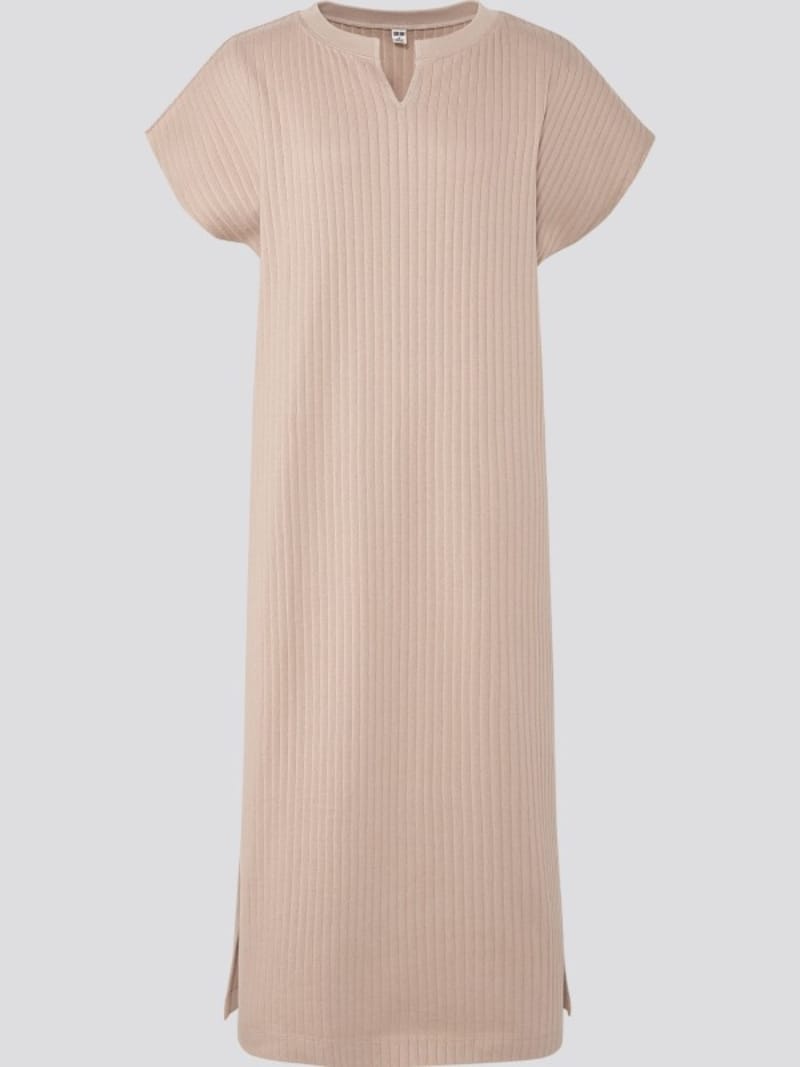 ユニクロ　リブキーネックロングワンピース　1990円（税抜）