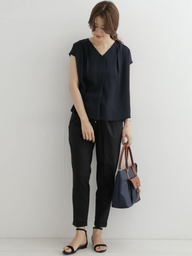 老若男女に人気なのは、清潔感のあるネイビーコーデ　出典：WEAR
