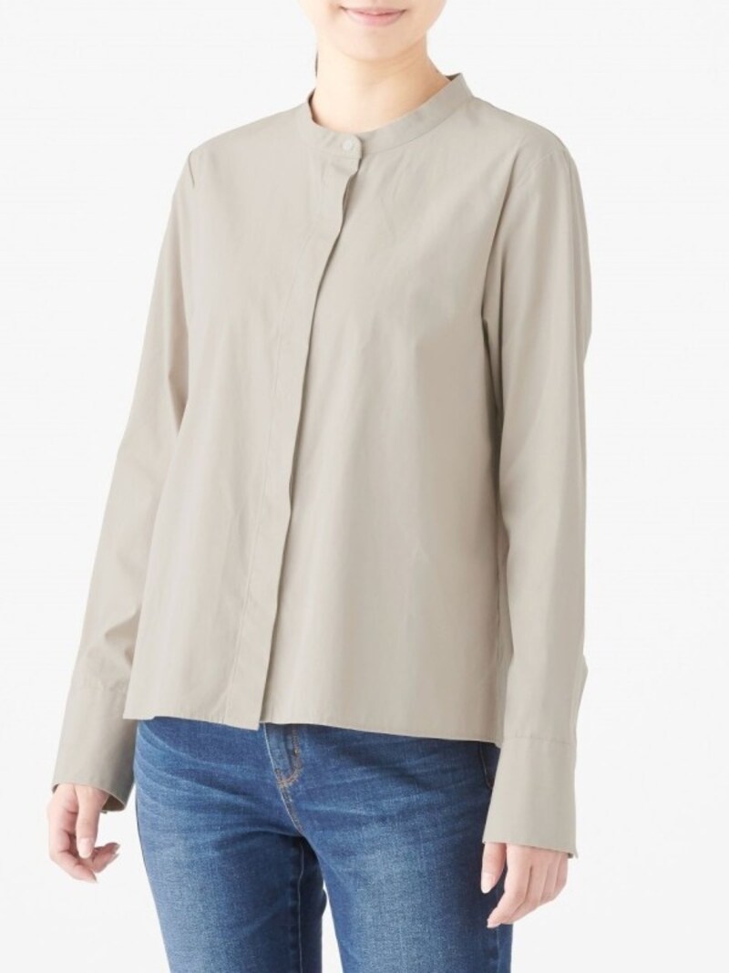新疆綿洗いざらしブロードスタンドカラーシャツ　2990円（税込）