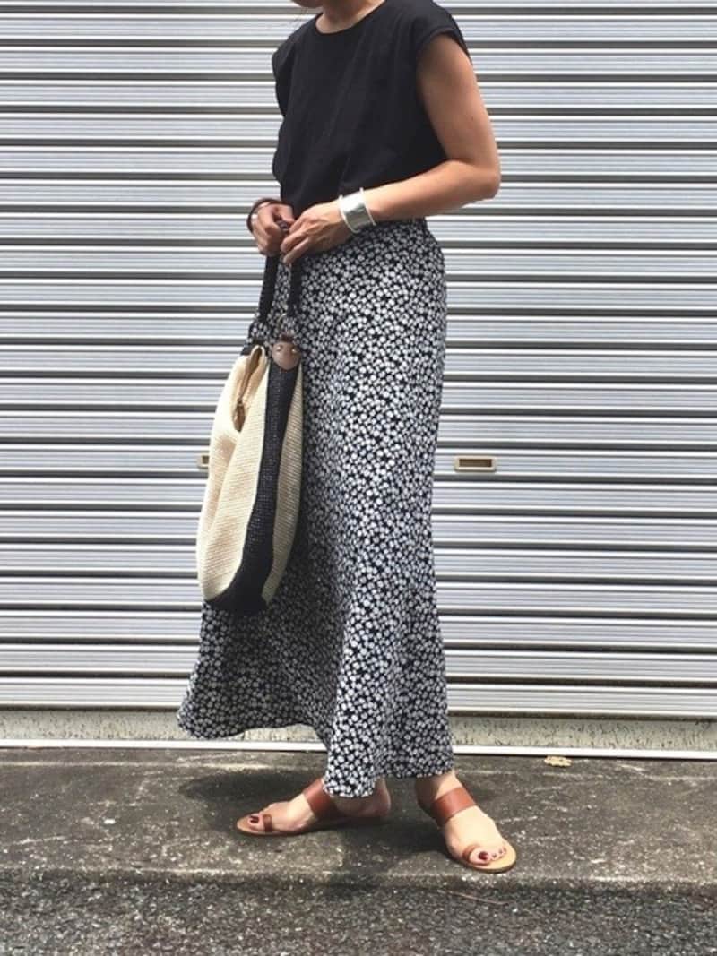 黒ベースは履きまわせる度ナンバーワン 出典:WEAR