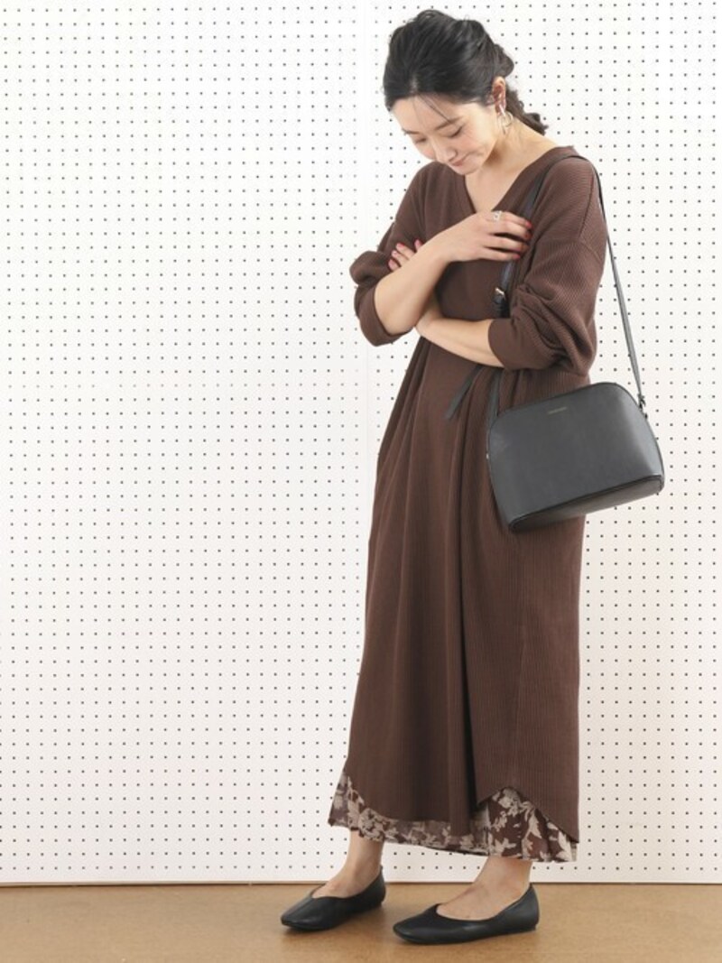 スクエアトゥならフラットシューズも新鮮な雰囲気に 出典:WEAR