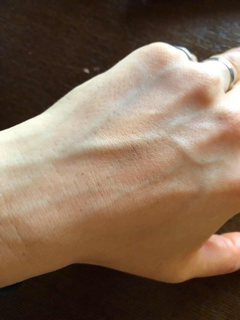 コンシーラーをつけると、目立たなくなる