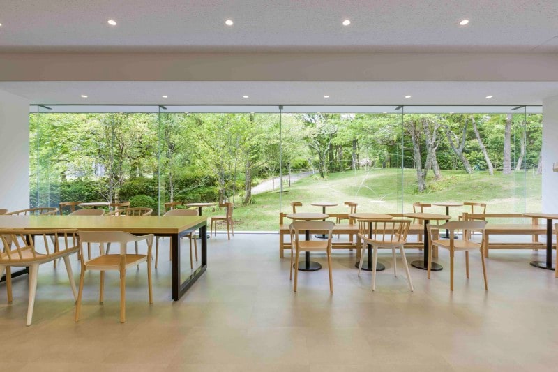 箱根ひとり旅の観光スポット:カフェ内観