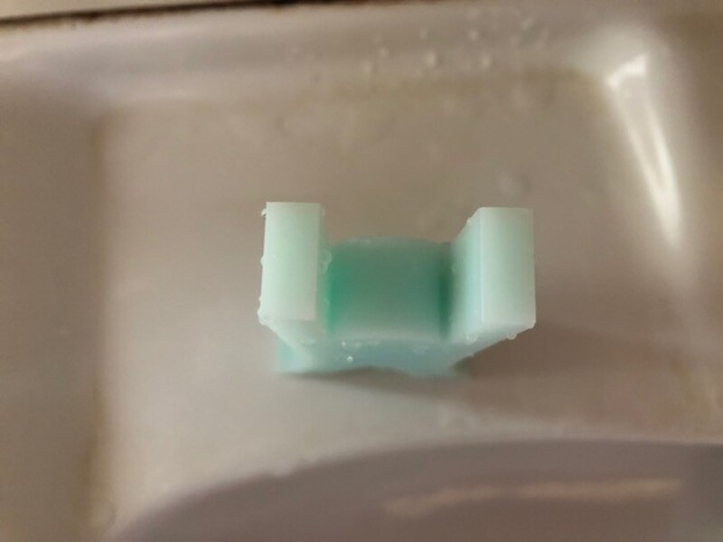 コップに触れる部分の面積が小さいので衛生的