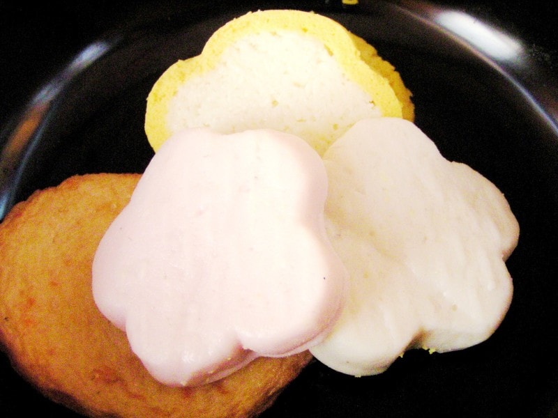 梅花はんぺんと小判揚げ、二色卵