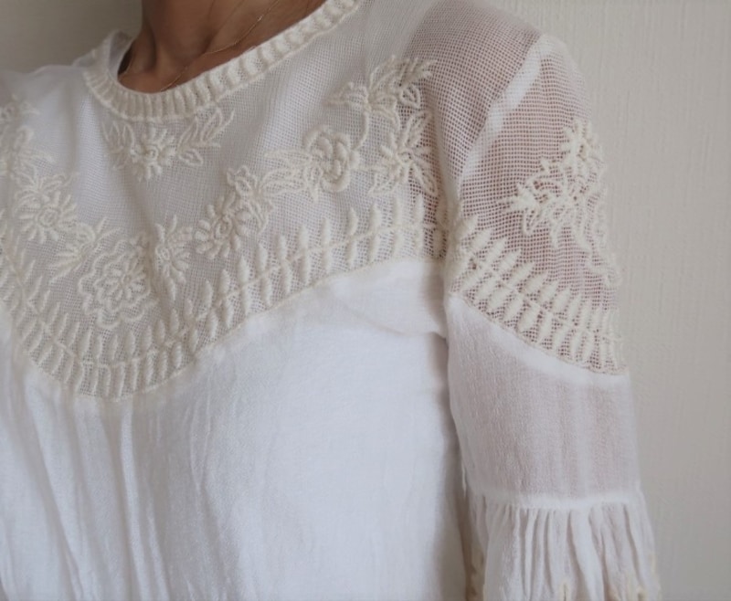 温かみのある白ならOKだけどクリーンな真っ白レースは難易度高め