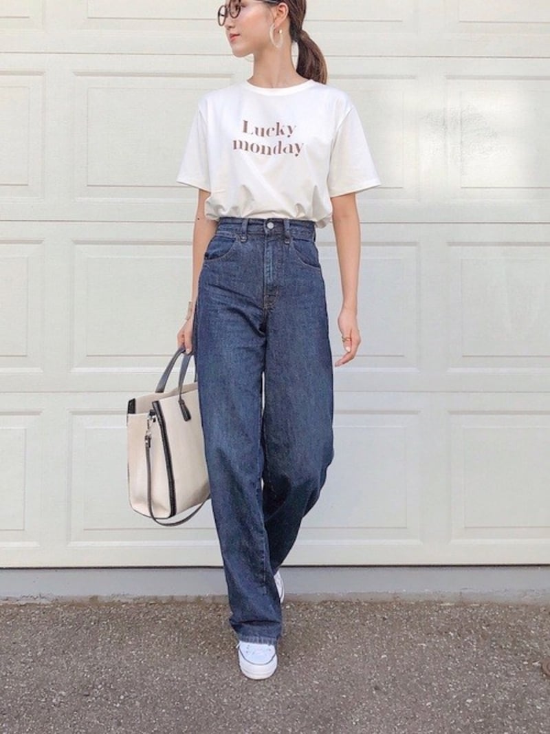 カーブしたシルエットで太めでも重たくならない 出典:WEAR