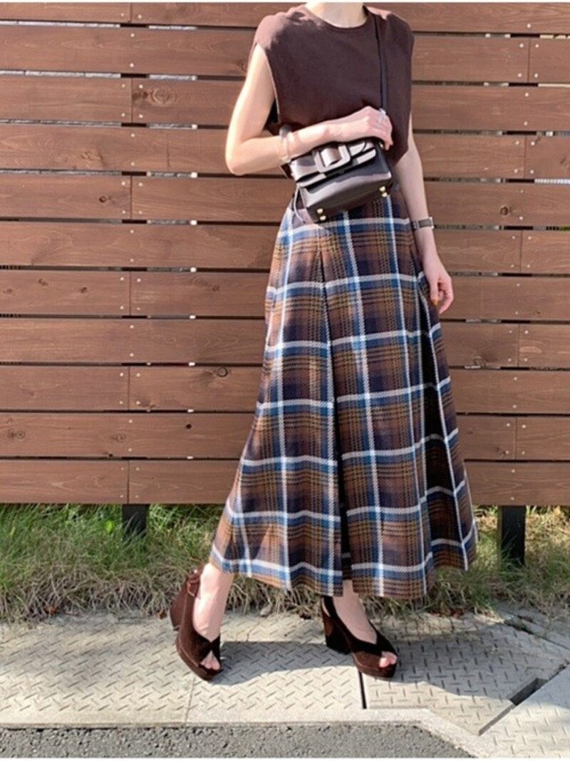 アラフォー世代はチェックを女性らしく着るのも似合うのでおすすめ　出典：WEAR