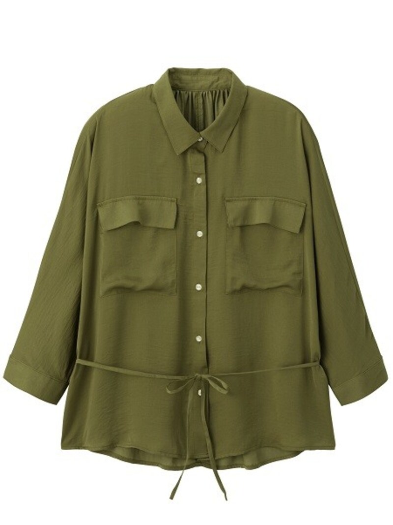 GU サテンダブルポケットブラウス 1990円（税抜）